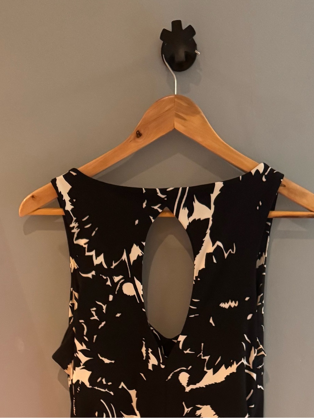 Express Black and White Backless Floral Midi Dress - Picture 3 of 3